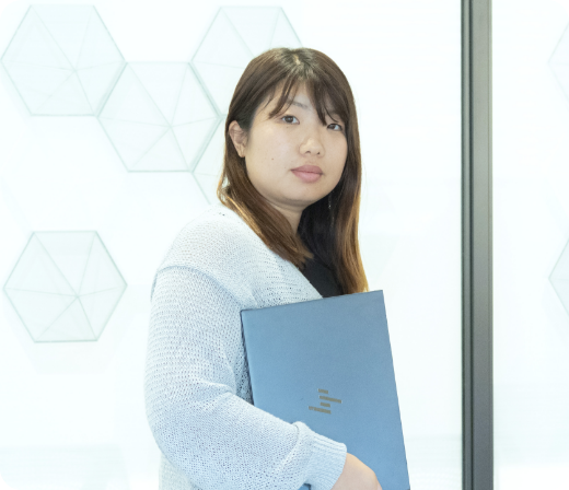 権限統制技術推進部　マネージャー　飯島 舞香